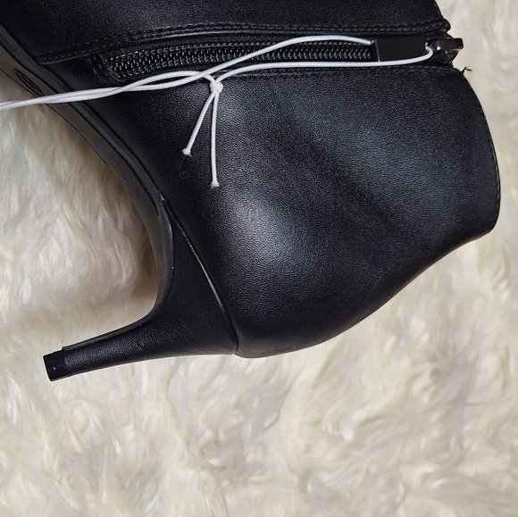 a new day Black Ankle Boots kitten heel NWT - Picture 4 of 7